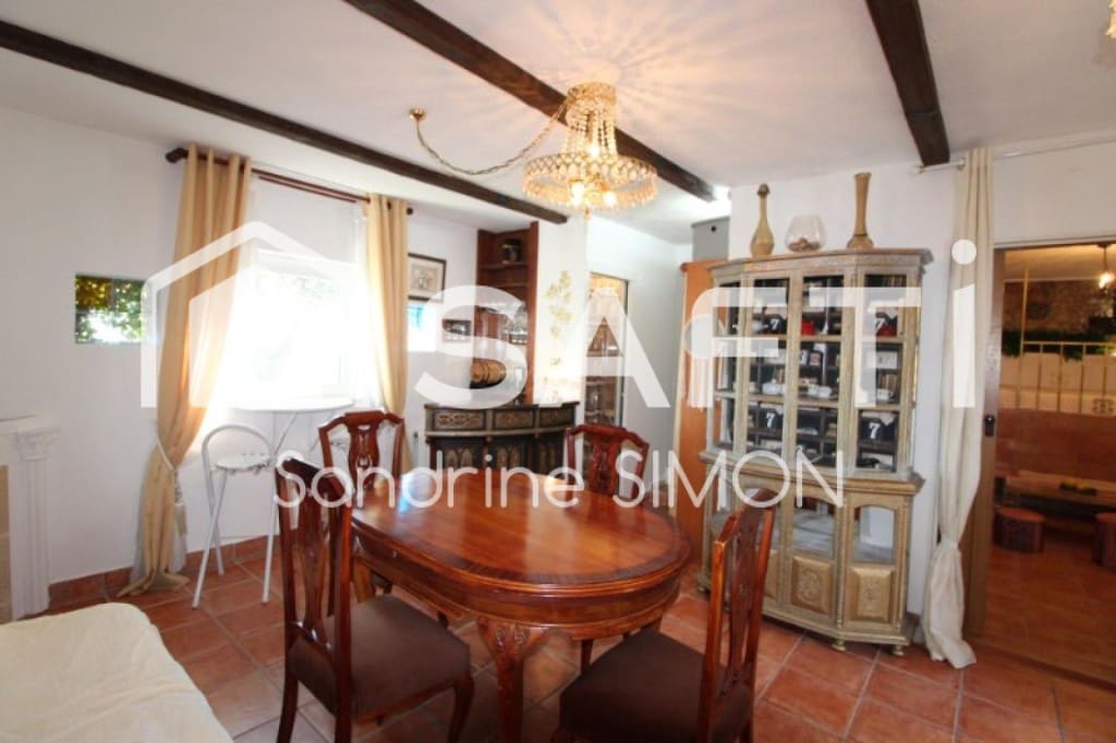 5 quarto Moradia para venda em Lloret de Mar com piscina - 449 000 € (Ref: 9439967)