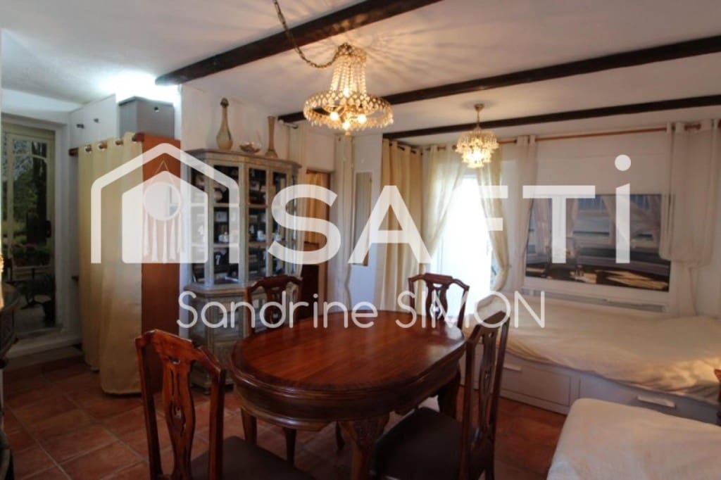 5 quarto Moradia para venda em Lloret de Mar com piscina - 449 000 € (Ref: 9439967)