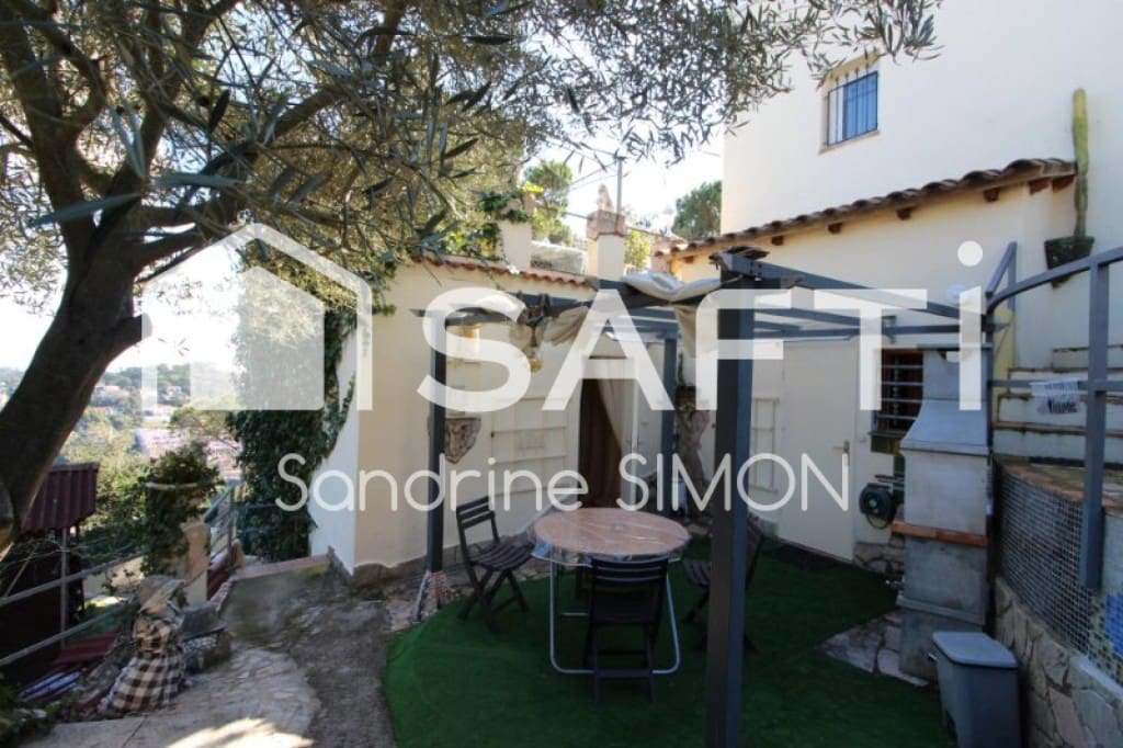 5 quarto Moradia para venda em Lloret de Mar com piscina - 449 000 € (Ref: 9439967)