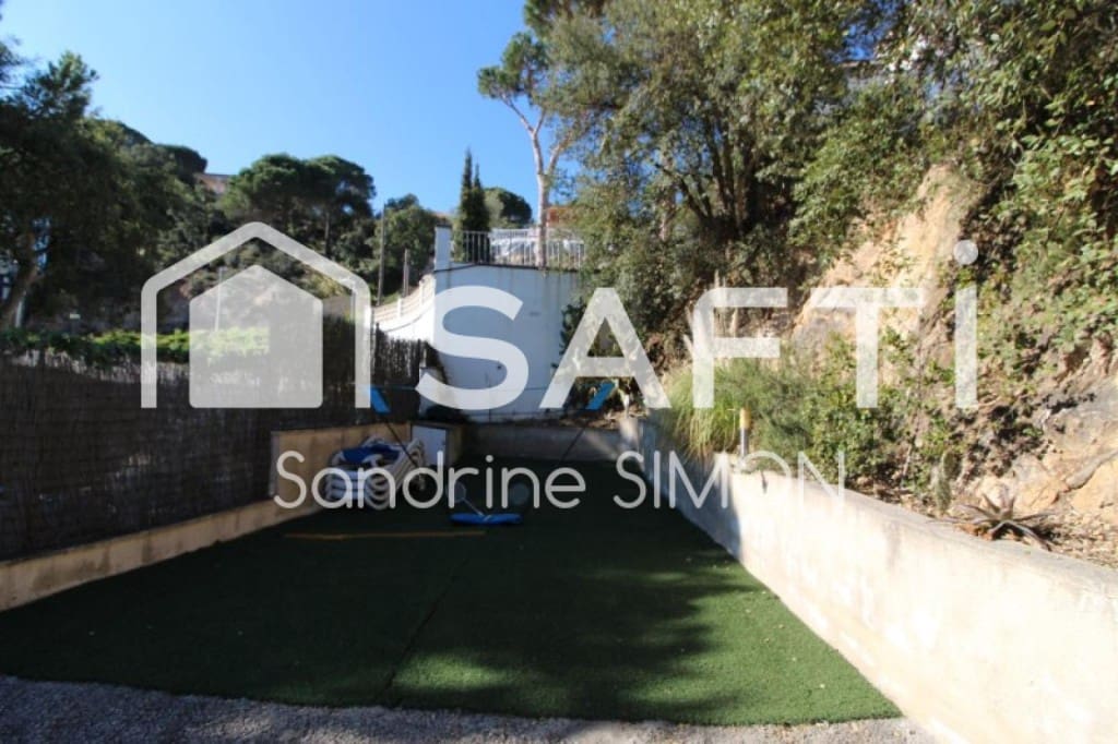 5 quarto Moradia para venda em Lloret de Mar com piscina - 449 000 € (Ref: 9439967)