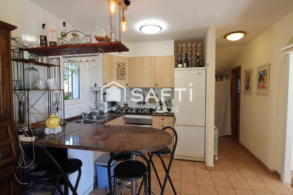 5 bedroom Villa for sale in Lloret de Mar with pool - € 449,000 (Ref: 9439967)