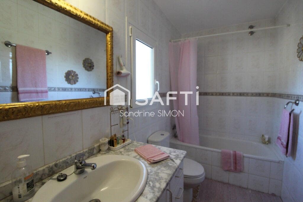 5 bedroom Villa for sale in Lloret de Mar with pool - € 449,000 (Ref: 9439967)