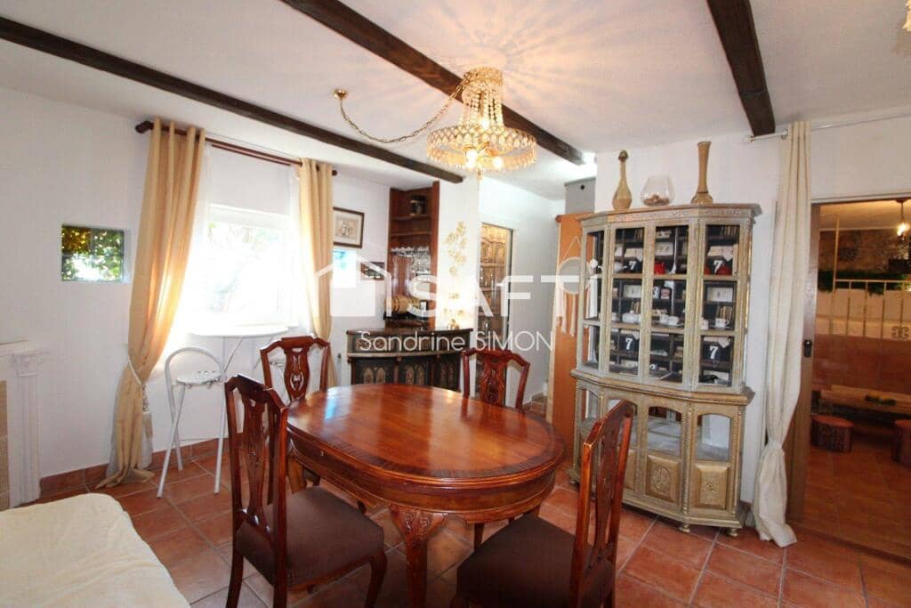 5 bedroom Villa for sale in Lloret de Mar with pool - € 449,000 (Ref: 9439967)