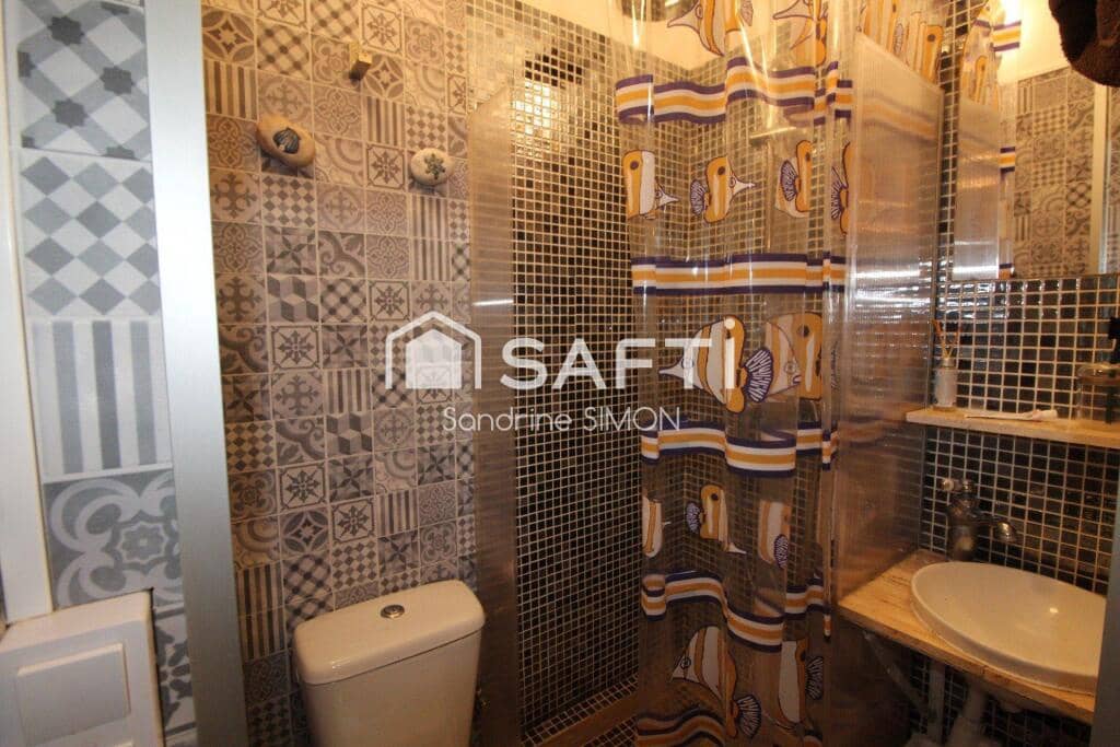 5 bedroom Villa for sale in Lloret de Mar with pool - € 449,000 (Ref: 9439967)