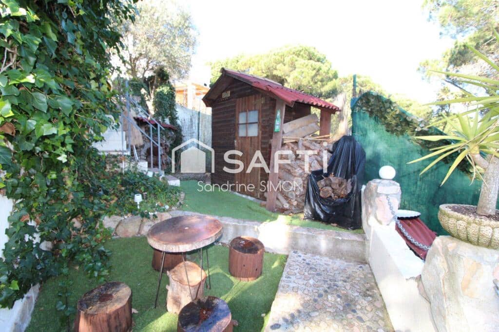 5 bedroom Villa for sale in Lloret de Mar with pool - € 449,000 (Ref: 9439967)