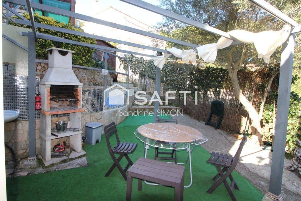 5 bedroom Villa for sale in Lloret de Mar with pool - € 449,000 (Ref: 9439967)