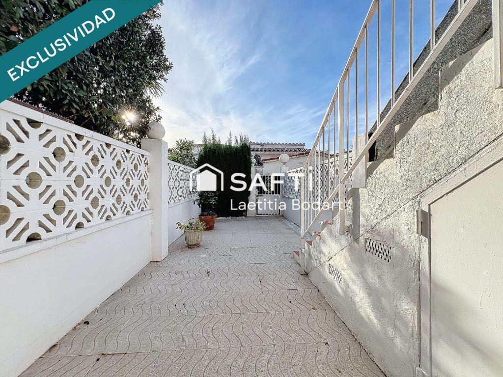 3 soverom Rekkehus til salgs i Empuriabrava med garasje - € 195 000 (Ref: 9439968)