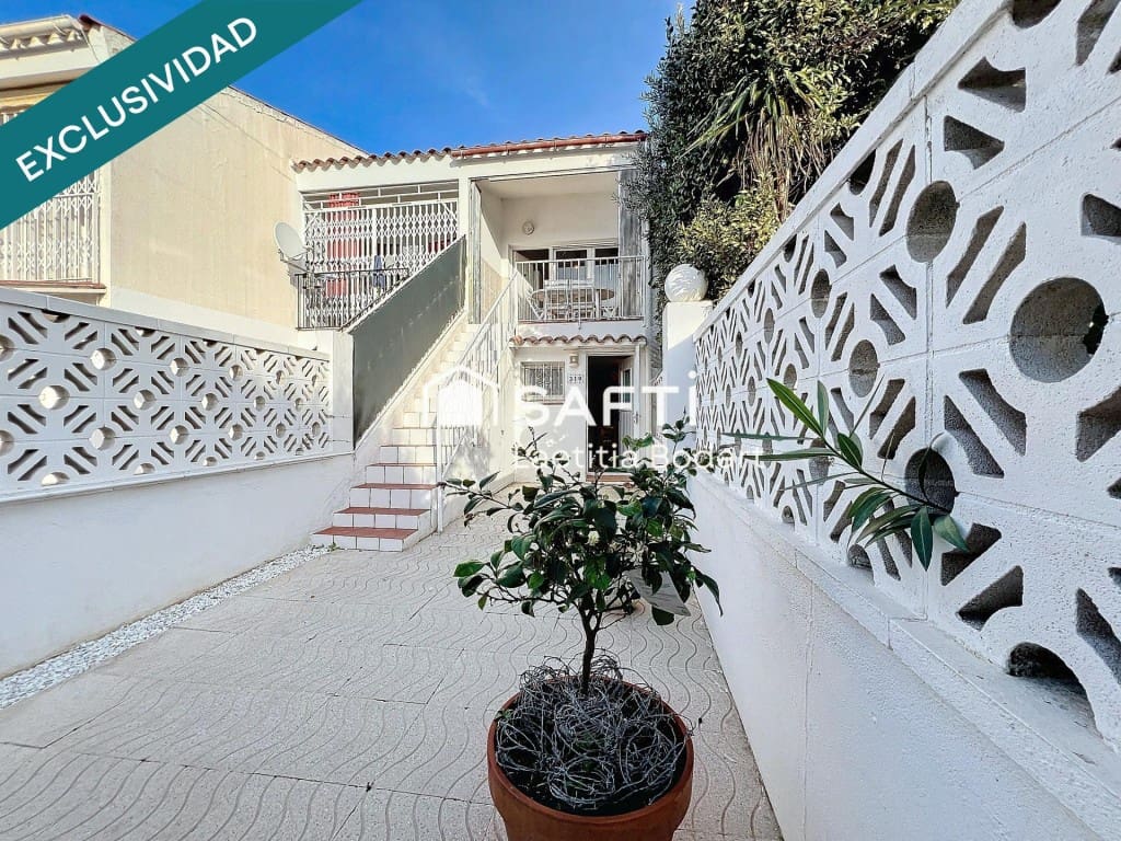 3 soverom Rekkehus til salgs i Empuriabrava med garasje - € 195 000 (Ref: 9439968)