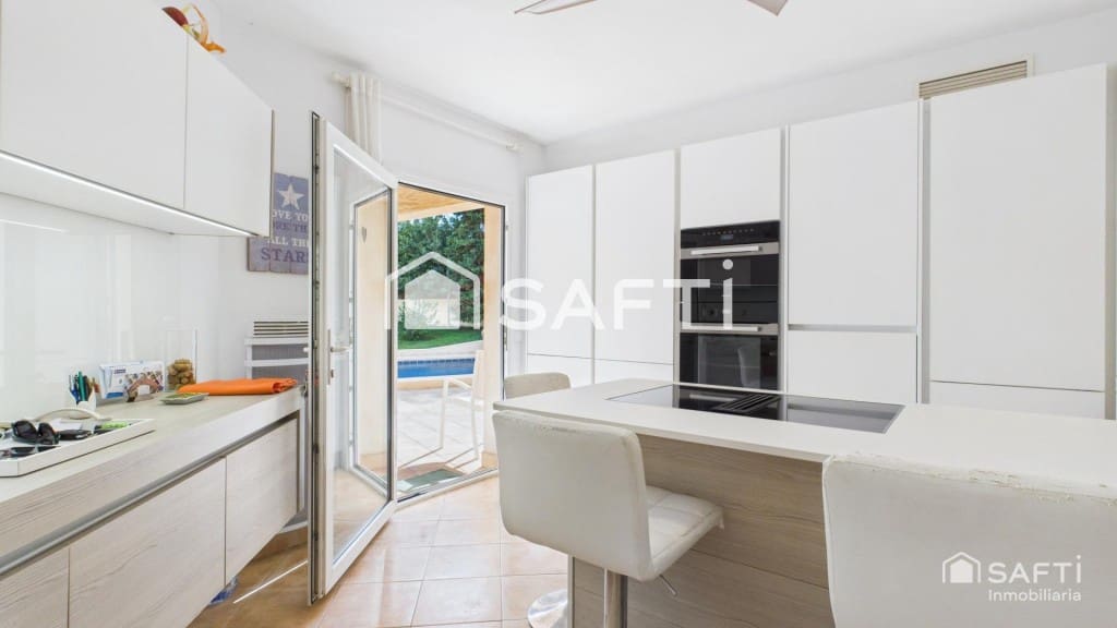 3 soveværelse Villa til salg i Calvia med swimmingpool garage - € 1.325.000 (Ref: 9439970)