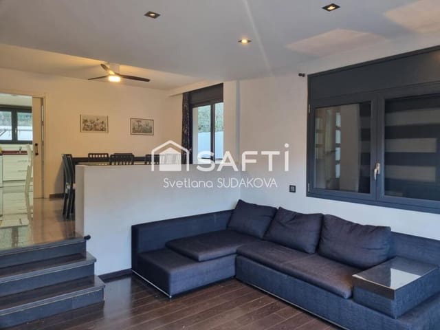 4 soveværelse Villa til salg i Castell d'Aro, Castell-Platja d'Aro - € 749.000 (Ref: 9439971)