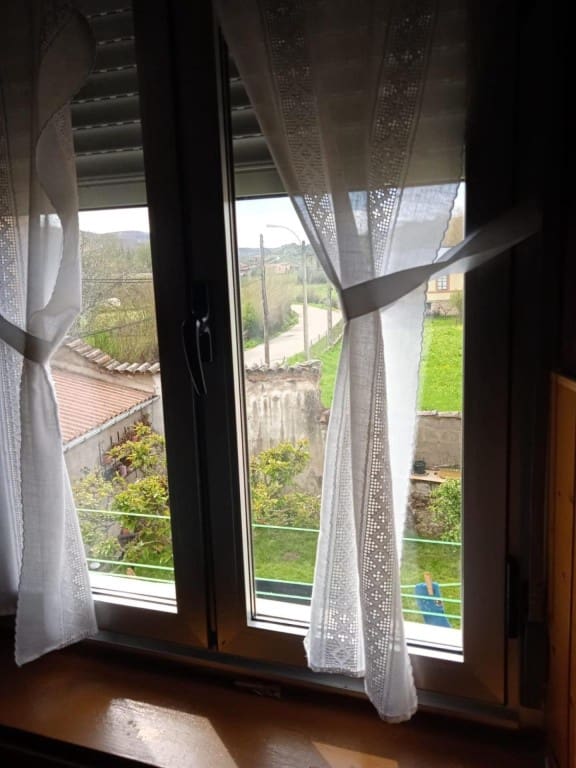 5 bedroom Villa for sale in Santa Maria de Ordas - € 71,000 (Ref: 9439972)