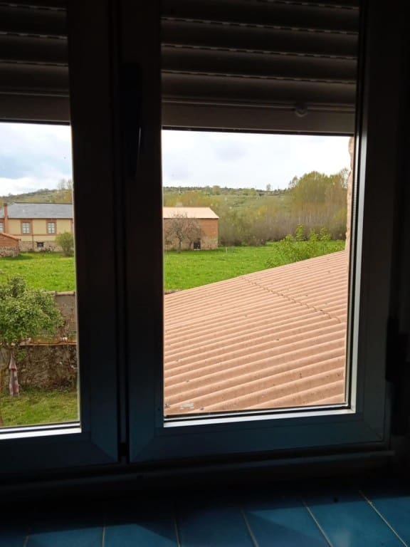 5 bedroom Villa for sale in Santa Maria de Ordas - € 71,000 (Ref: 9439972)