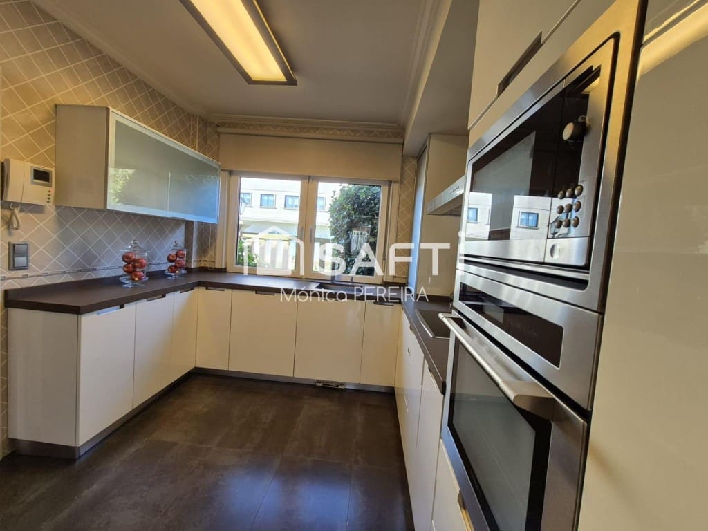 4 soverom Villa til salgs i Nigran med garasje - € 780 000 (Ref: 9439973)