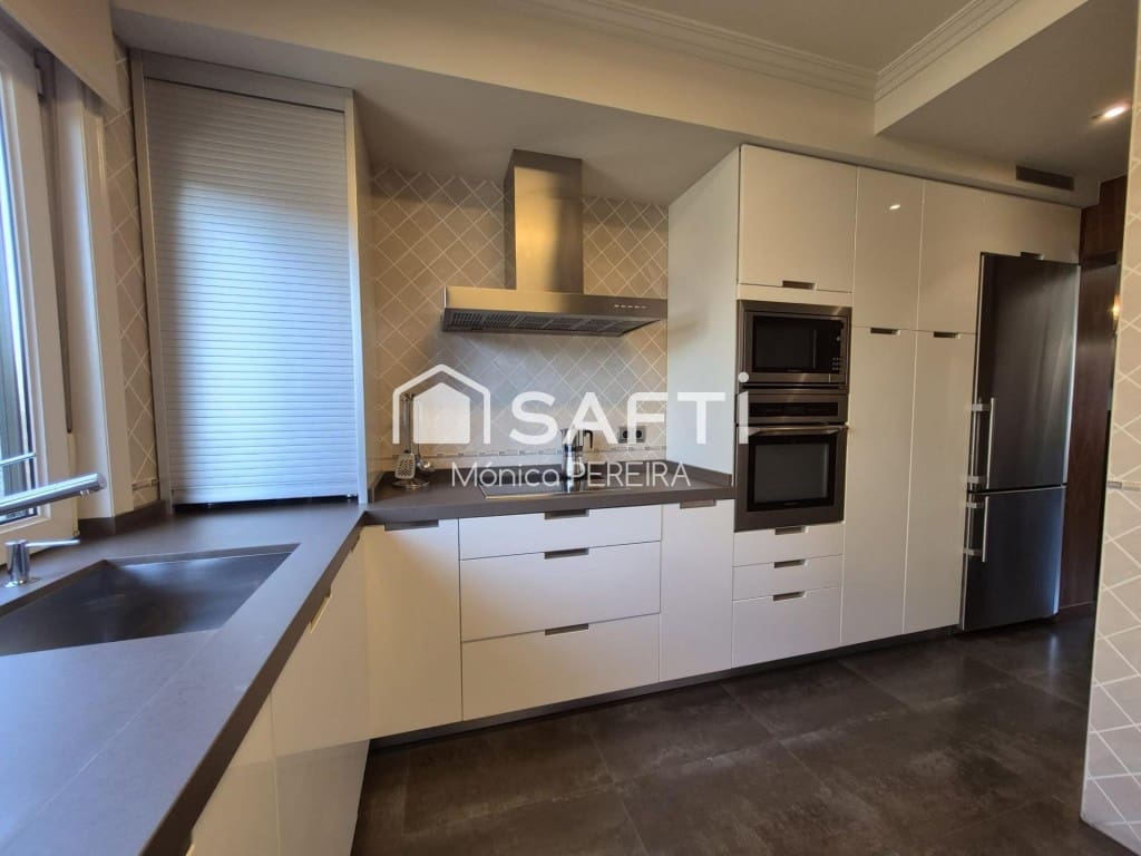 4 soverom Villa til salgs i Nigran med garasje - € 780 000 (Ref: 9439973)