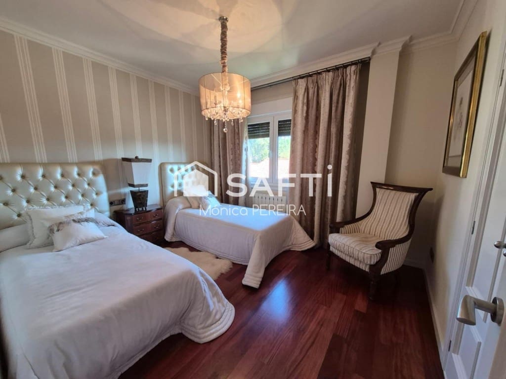 4 soverom Villa til salgs i Nigran med garasje - € 780 000 (Ref: 9439973)