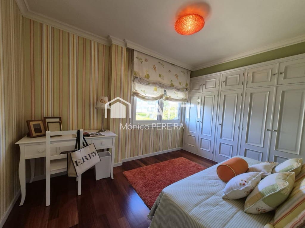 4 soverom Villa til salgs i Nigran med garasje - € 780 000 (Ref: 9439973)