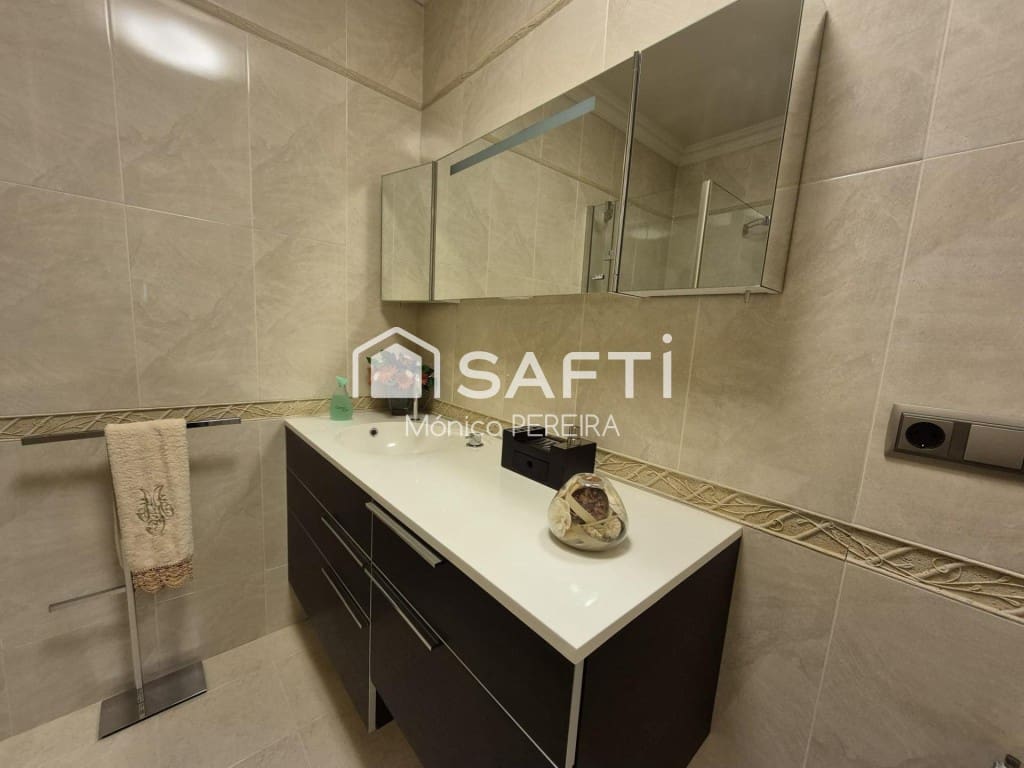 4 soverom Villa til salgs i Nigran med garasje - € 780 000 (Ref: 9439973)