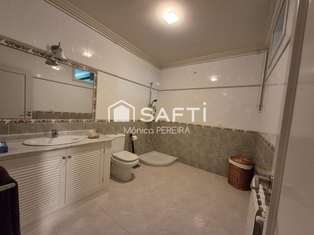 4 soverom Villa til salgs i Nigran med garasje - € 780 000 (Ref: 9439973)