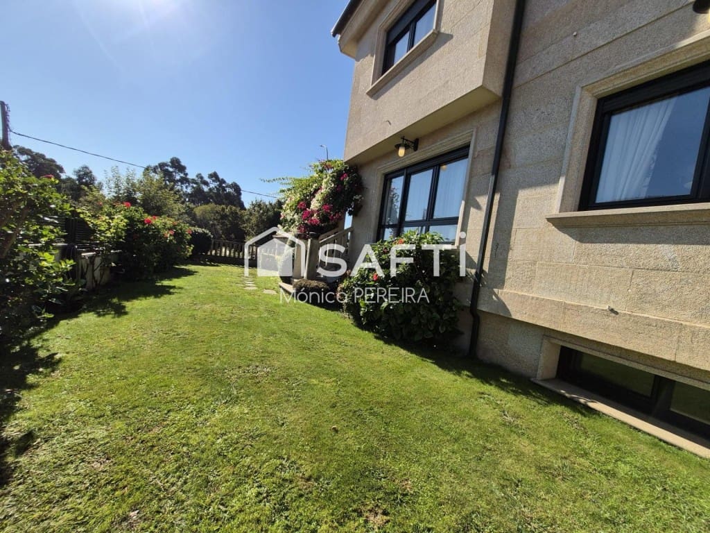 4 soverom Villa til salgs i Nigran med garasje - € 780 000 (Ref: 9439973)