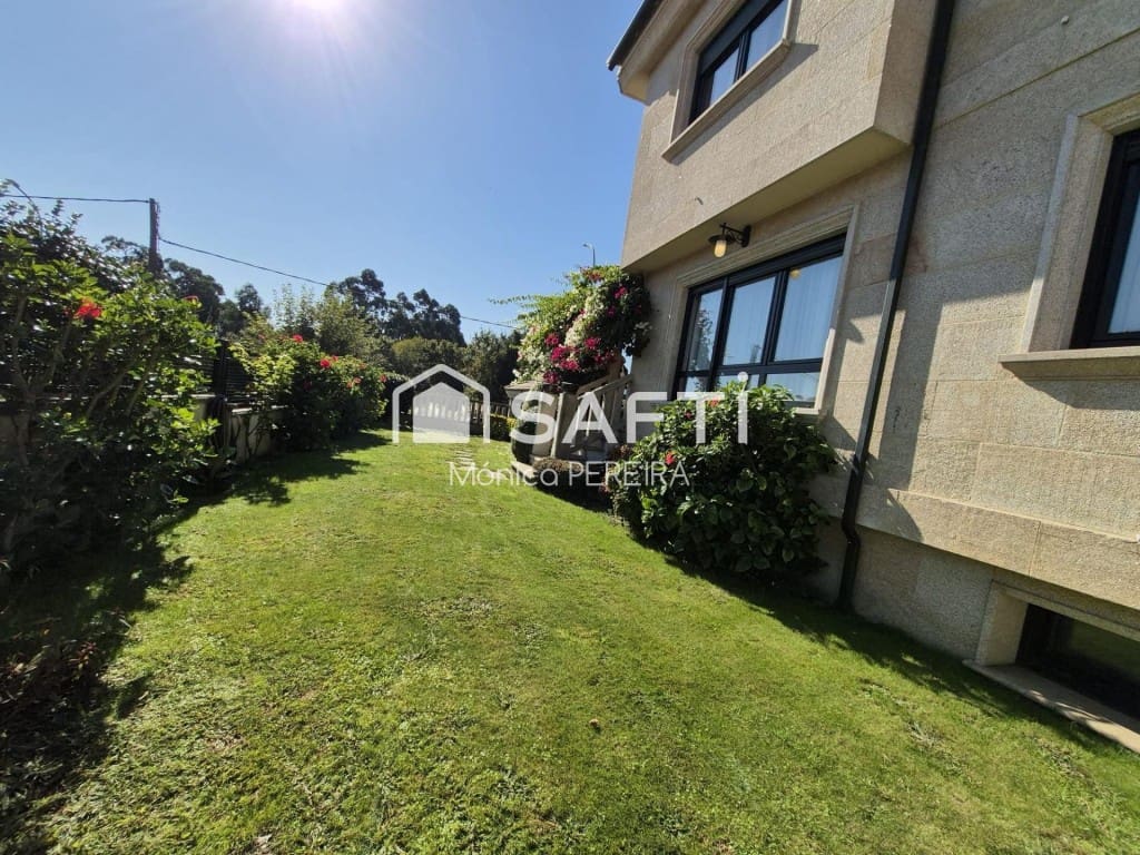 4 soverom Villa til salgs i Nigran med garasje - € 780 000 (Ref: 9439973)