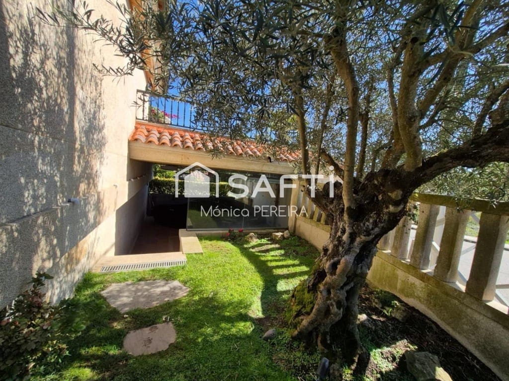 4 soverom Villa til salgs i Nigran med garasje - € 780 000 (Ref: 9439973)