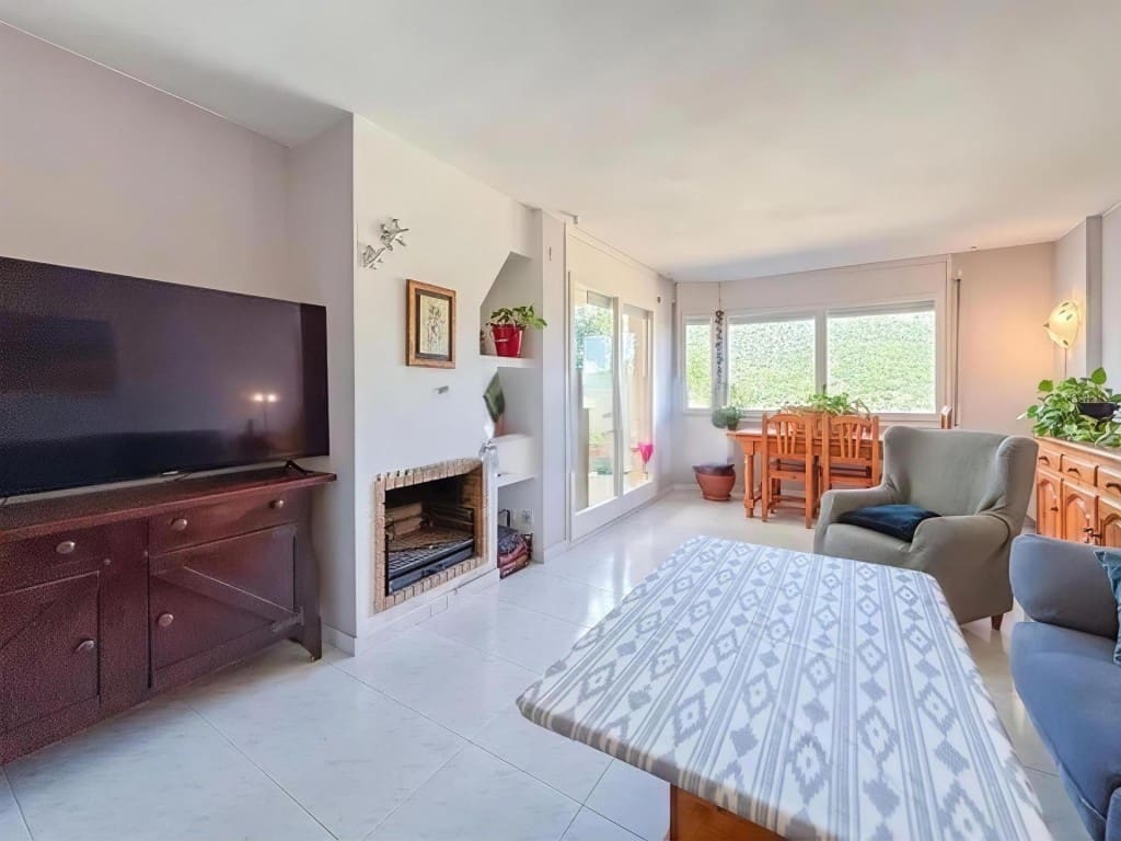 4 sovrum Radhus till salu i Teia - 595 000 € (Ref: 9439974)