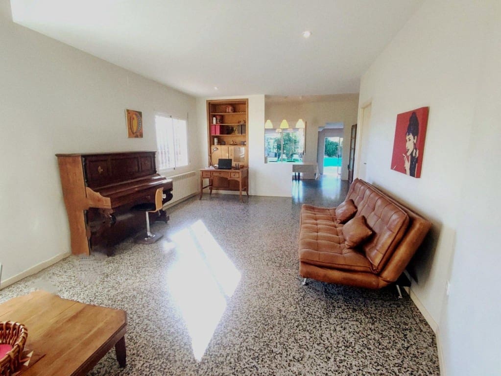 Chalet de 6 habitaciones en Riba-roja de Túria en venta con piscina - 516.000 € (Ref: 9443174)