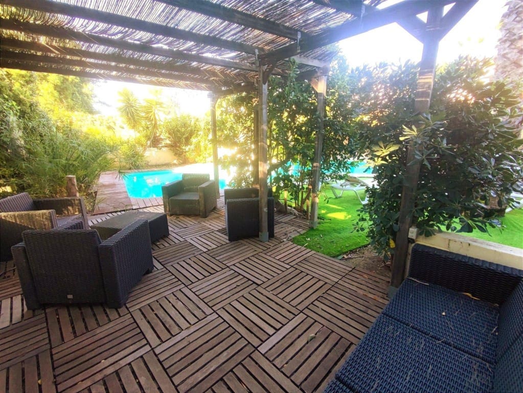 Chalet de 6 habitaciones en Riba-roja de Túria en venta con piscina - 516.000 € (Ref: 9443174)