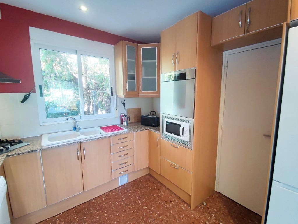 Chalet de 6 habitaciones en Riba-roja de Túria en venta con piscina - 516.000 € (Ref: 9443174)