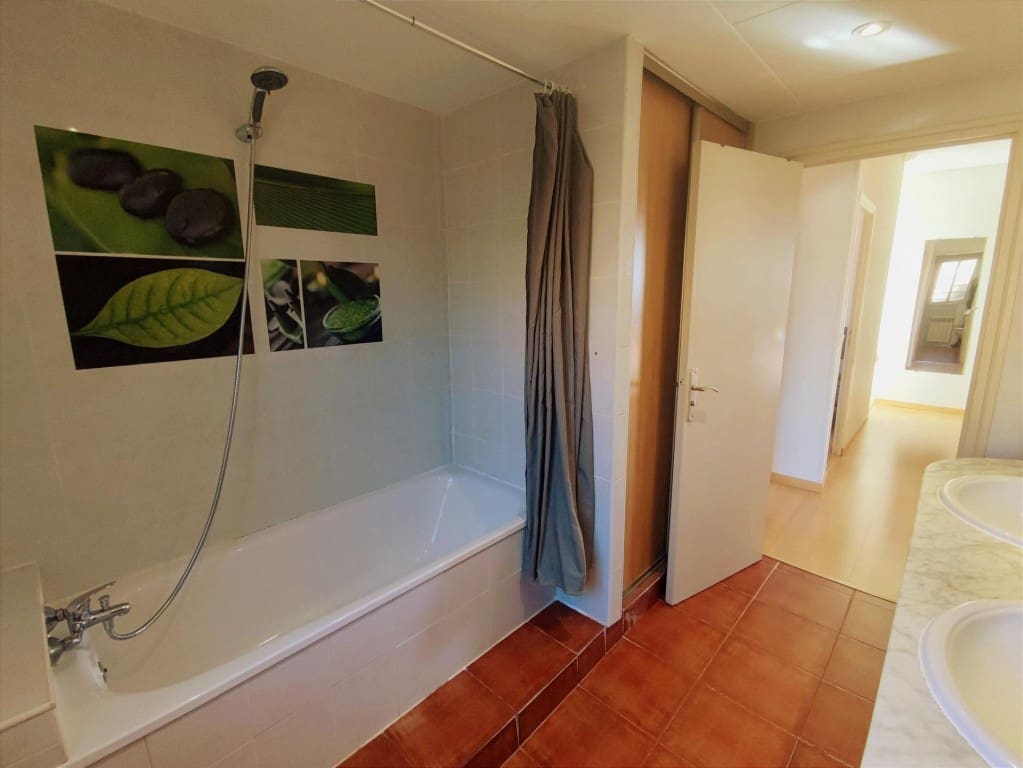 Chalet de 6 habitaciones en Riba-roja de Túria en venta con piscina - 516.000 € (Ref: 9443174)