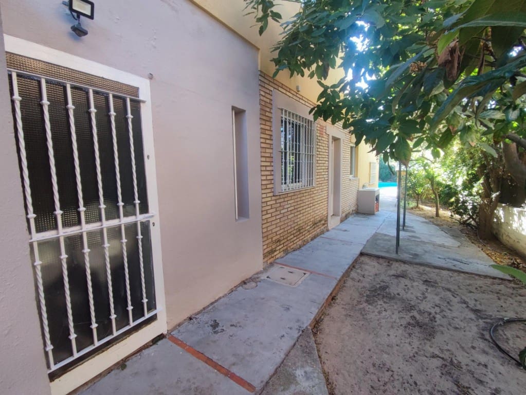 Chalet de 6 habitaciones en Riba-roja de Túria en venta con piscina - 516.000 € (Ref: 9443174)