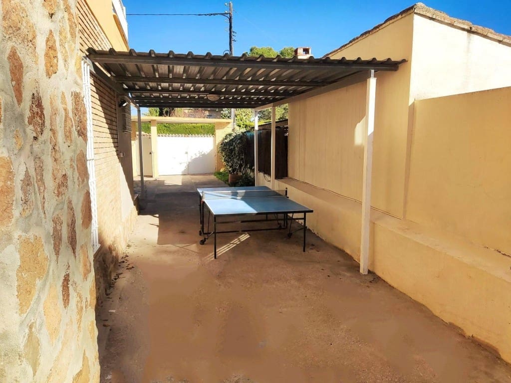Chalet de 6 habitaciones en Riba-roja de Túria en venta con piscina - 516.000 € (Ref: 9443174)