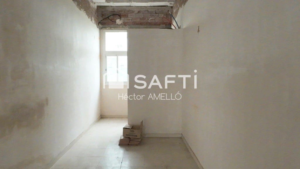 Commercial for sale in Figueres - € 41,000 (Ref: 9443181)