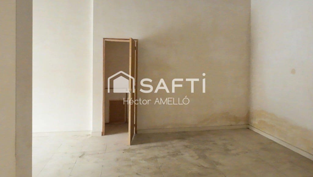 Commercial for sale in Figueres - € 41,000 (Ref: 9443181)