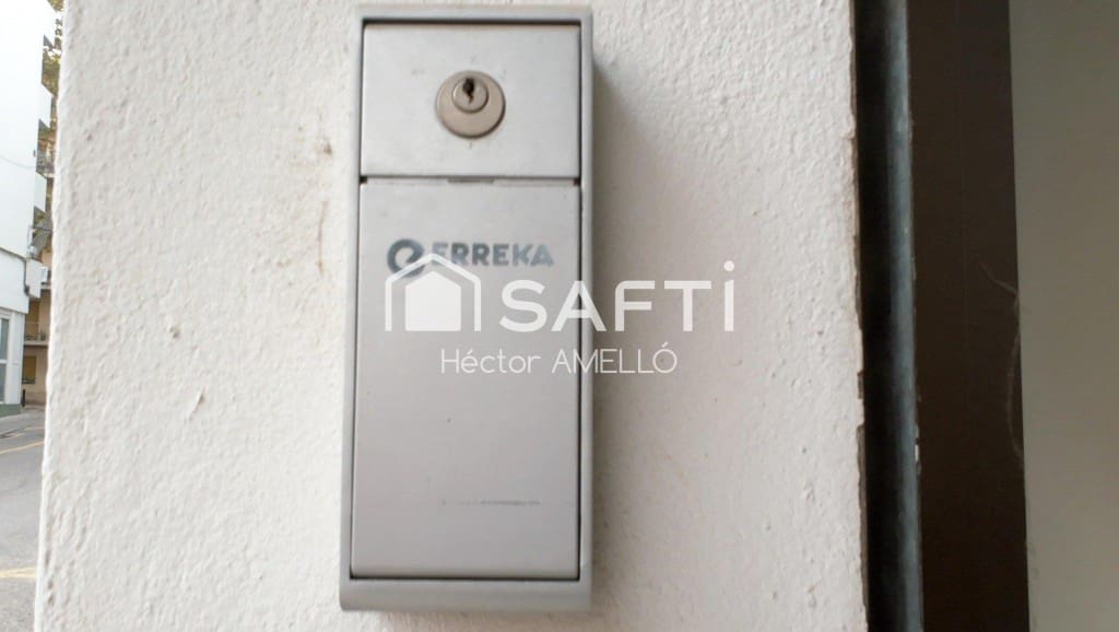 Commercial for sale in Figueres - € 41,000 (Ref: 9443181)