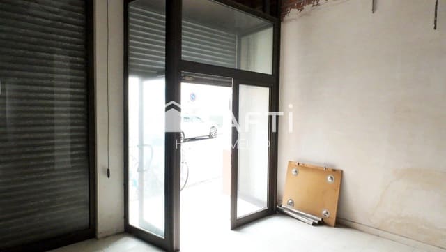 Kommersiell till salu i Figueres - 41 000 € (Ref: 9443181)