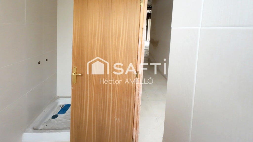 Commercial for sale in Figueres - € 41,000 (Ref: 9443181)