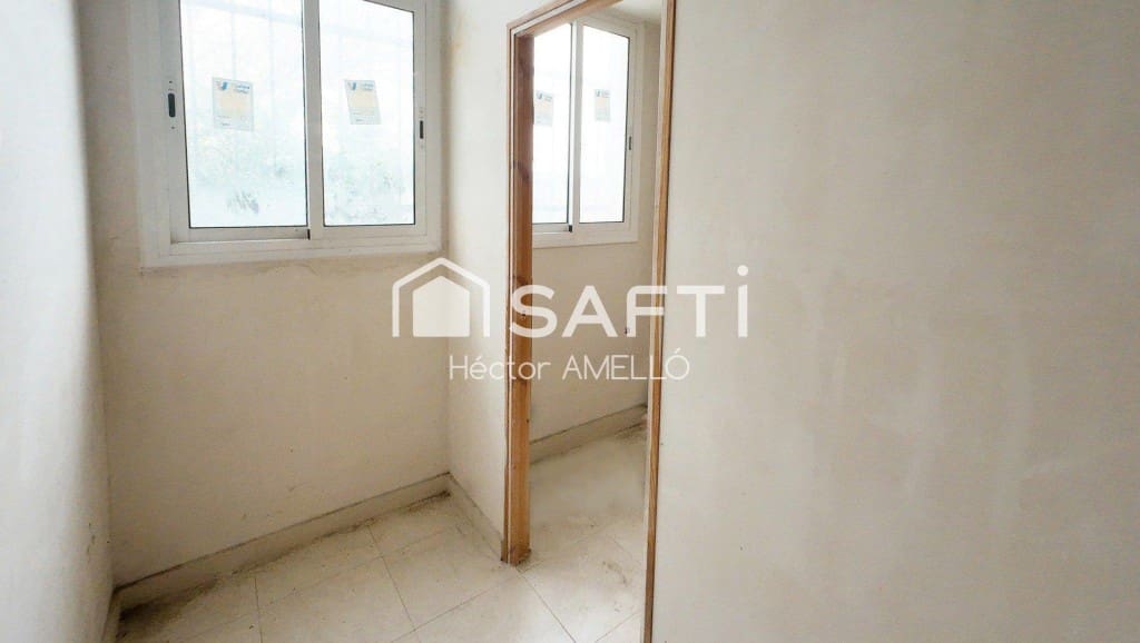 Commercial for sale in Figueres - € 41,000 (Ref: 9443181)