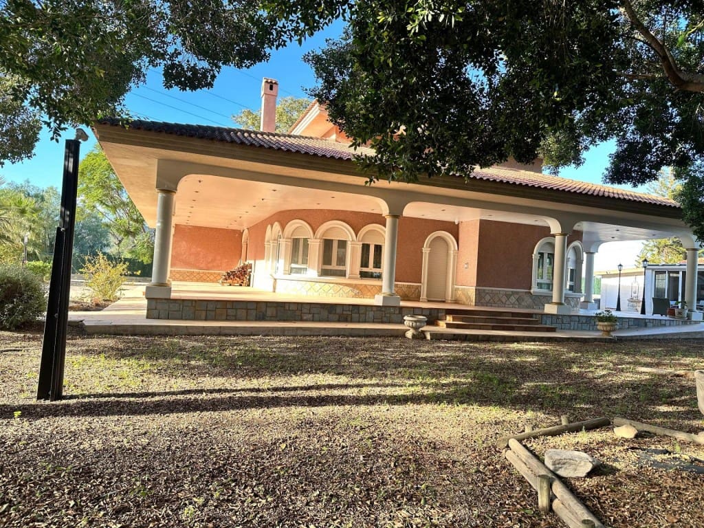 7 makuuhuone Huvila myytävänä paikassa Callosa de Segura mukana uima-altaan 
autotalli - 530 000 € (Ref: 9446208)