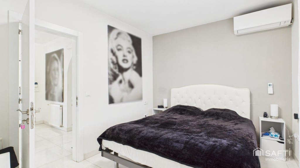 3 sypialnia Willa na sprzedaż w Empuriabrava z basenem garażem - 890 000 € (Ref: 9446211)