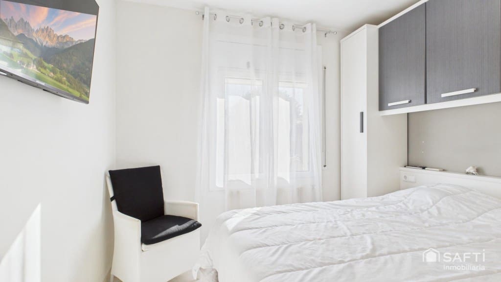 3 sypialnia Willa na sprzedaż w Empuriabrava z basenem garażem - 890 000 € (Ref: 9446211)