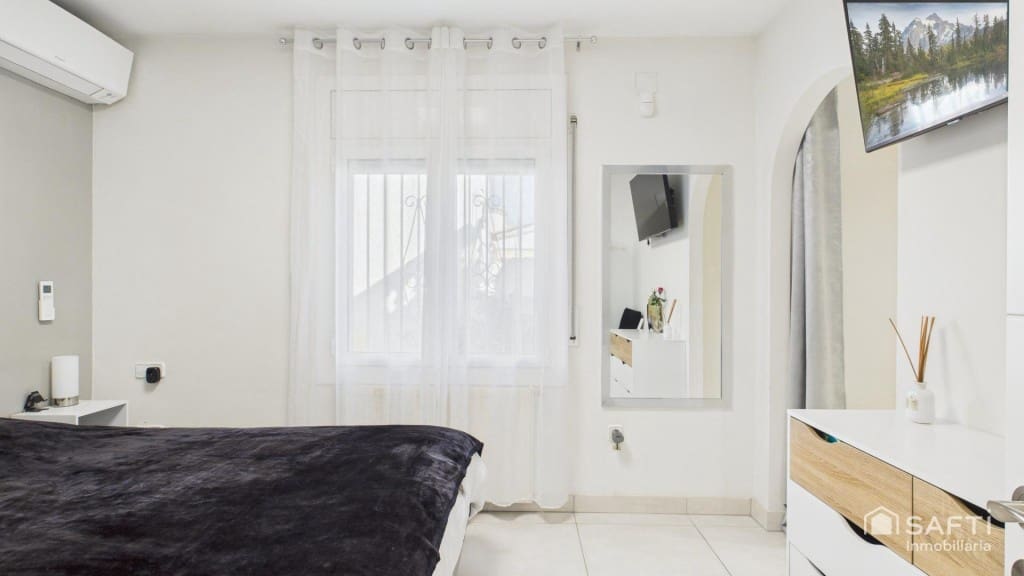 3 sypialnia Willa na sprzedaż w Empuriabrava z basenem garażem - 890 000 € (Ref: 9446211)