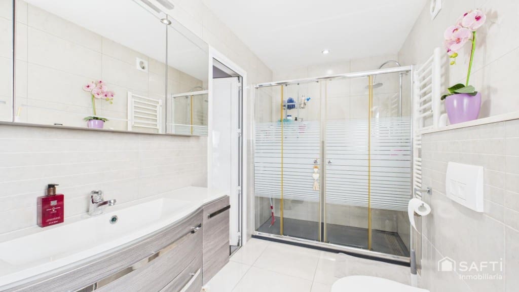 3 sypialnia Willa na sprzedaż w Empuriabrava z basenem garażem - 890 000 € (Ref: 9446211)