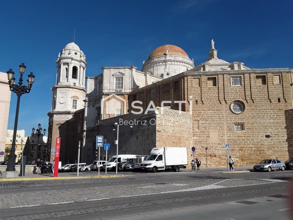 2 soveværelse Lejlighed til salg i Cadiz by - € 210.000 (Ref: 9446212)