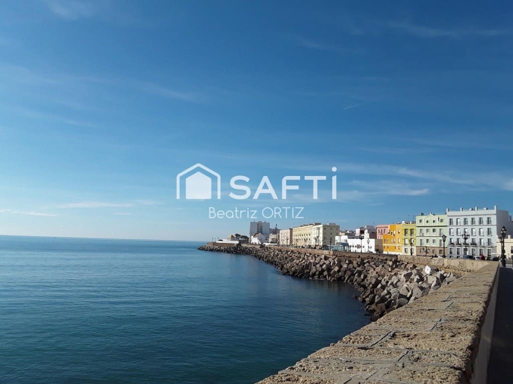 2 soveværelse Lejlighed til salg i Cadiz by - € 210.000 (Ref: 9446212)