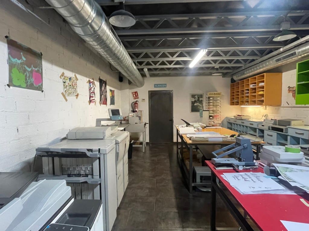 Kommersiell til salgs i Ponferrada - € 250 000 (Ref: 9446217)