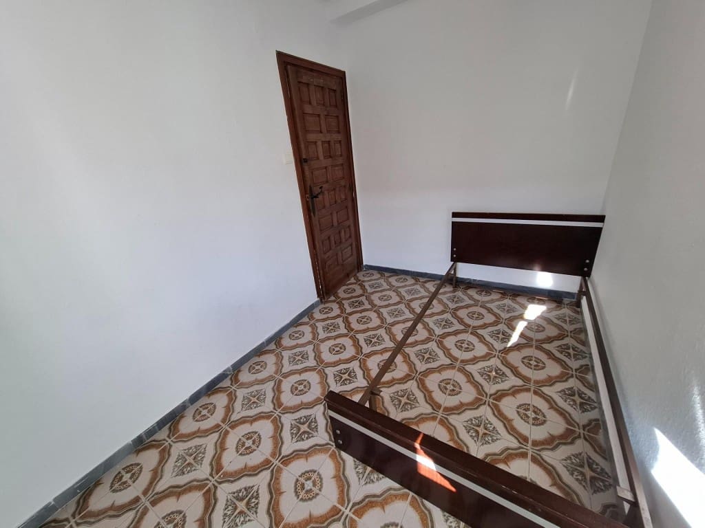 3 soveværelse Lejlighed til salg i Ontinyent - € 75.900 (Ref: 9448701)