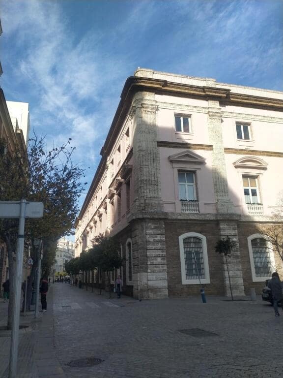 3 bedroom Apartment for sale in Cadiz city - € 330,000 (Ref: 9448704)