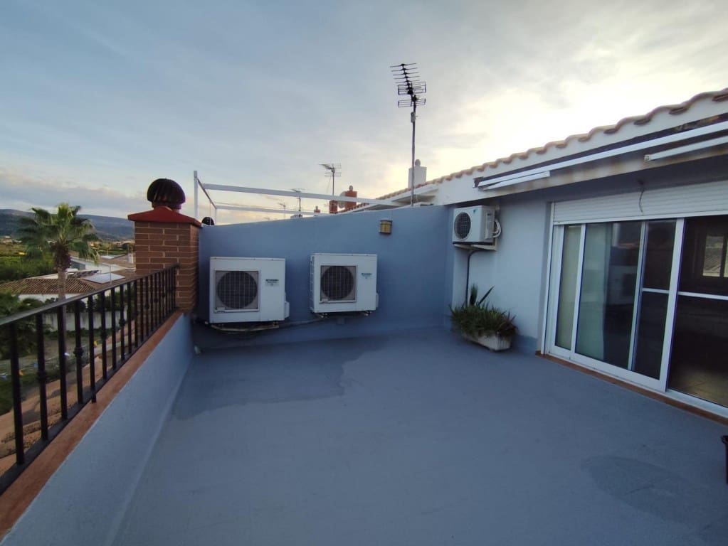 4 soverom Rekkehus til salgs i Llanera de Ranes med garasje - € 165 000 (Ref: 9450969)