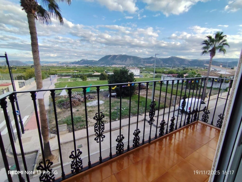 4 soverom Rekkehus til salgs i Llanera de Ranes med garasje - € 165 000 (Ref: 9450969)